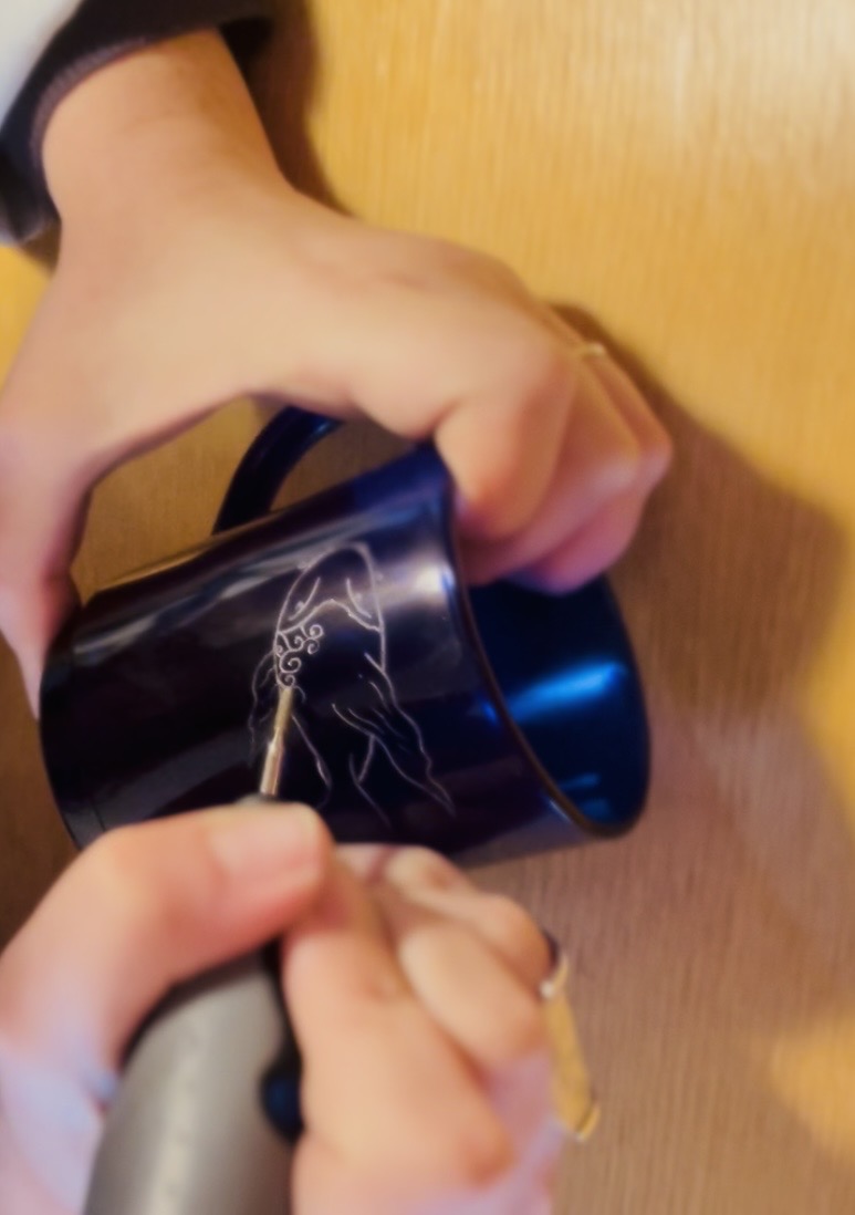 Un objet en verre associé à une idée personnelle, prêt à être personnalisé